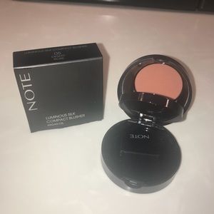 Note compact blusher